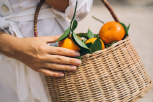 Arance e mandarini, due frutti tra i più amati al mondo, oltre a essere deliziosi sono anche ricchi di storia, cultura e di curiosità che sapranno sorprendervi!